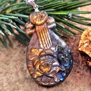 Nature Labradorite Carved Lotus Chinese Pipa Pendant Necklace